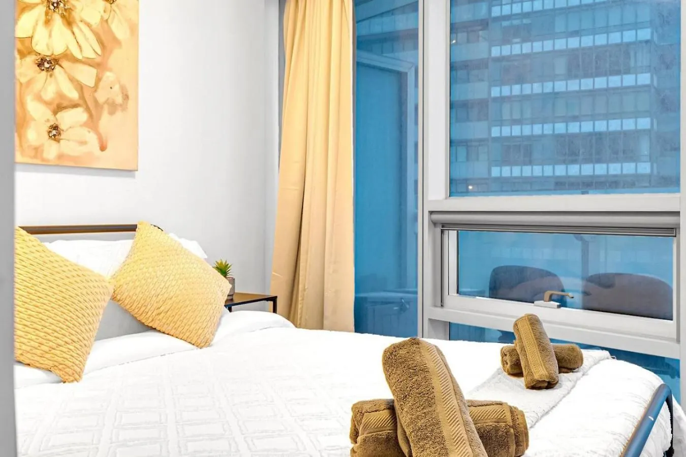 Sleek 2Bd Condo Near Scotiabank Union Water Mtcc Toronto Lägenhet